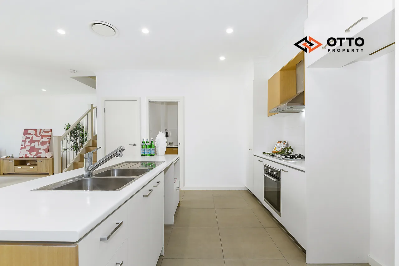 8 Carriage Street Austral NSW 2179 — photo 4