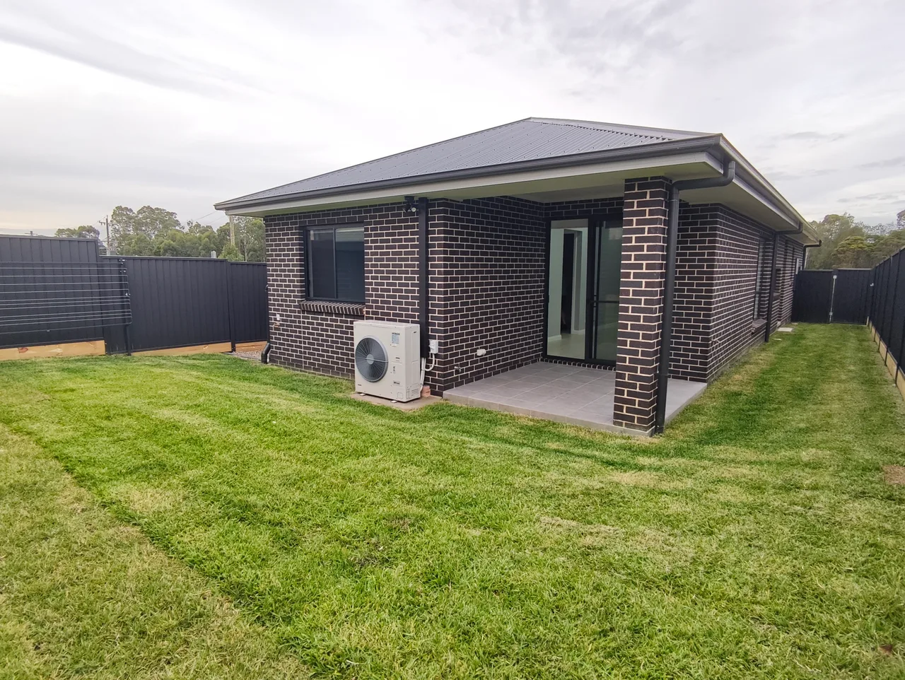 122 Fourth Avenue Austral NSW 2179 — photo 2