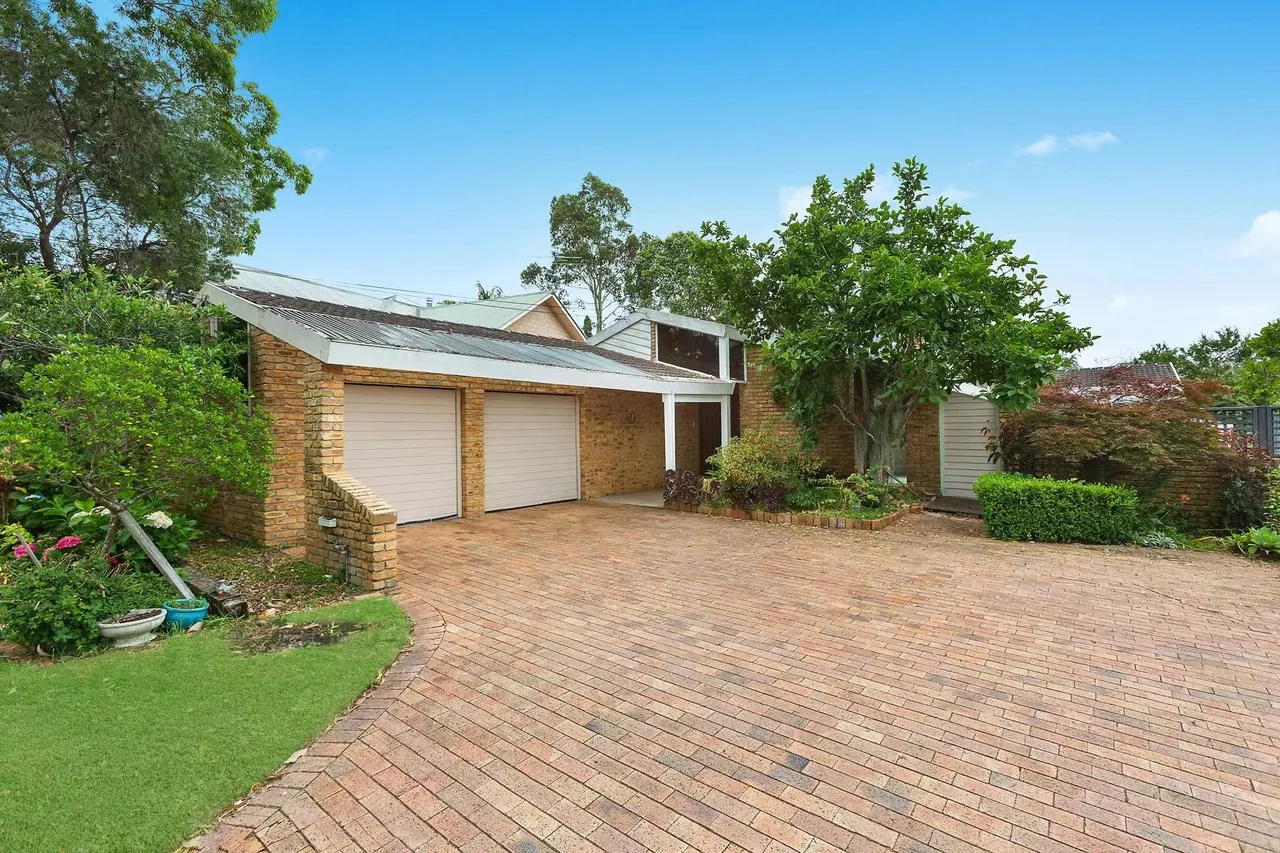 52 Dalton Road St Ives Chase NSW 2075 — photo 1